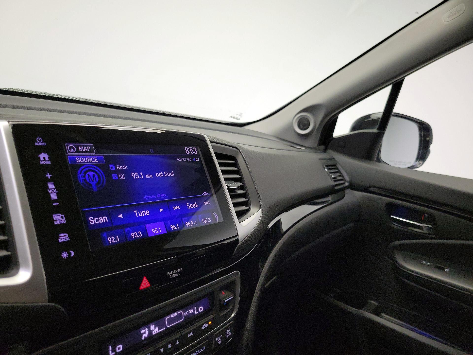 Thumbnail: 2018 Honda Pilot - 16