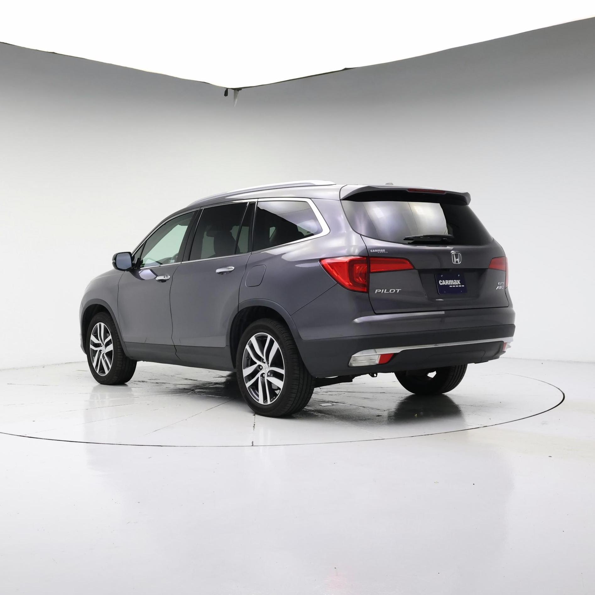 Thumbnail: 2018 Honda Pilot - 2