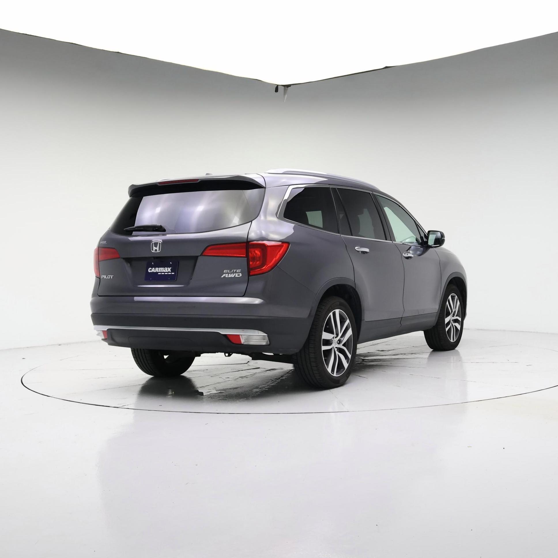 Thumbnail: 2018 Honda Pilot - 8