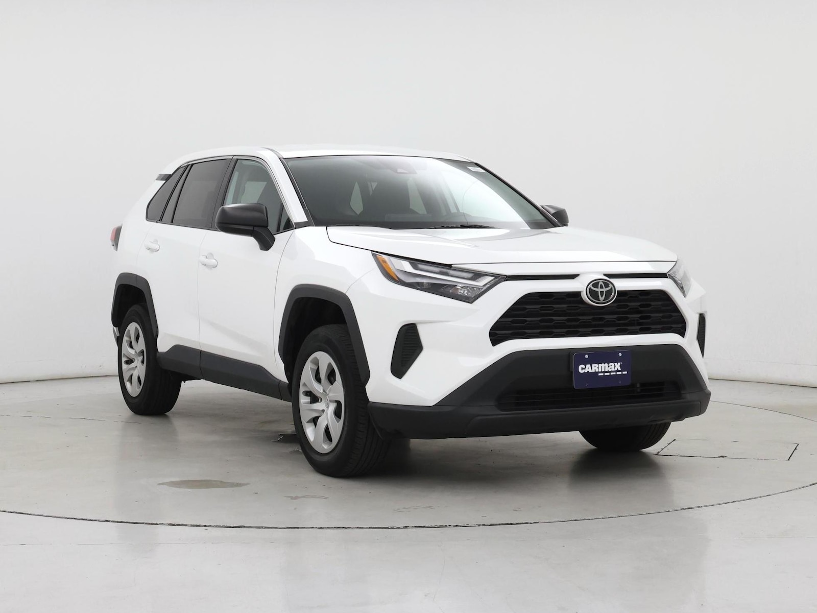 2023 Toyota RAV4 LE - Photo 2