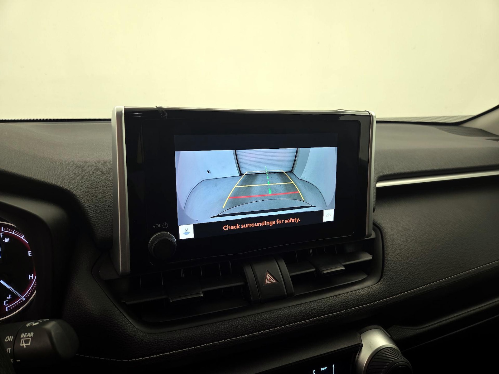 2023 Toyota RAV4 LE - Photo 15