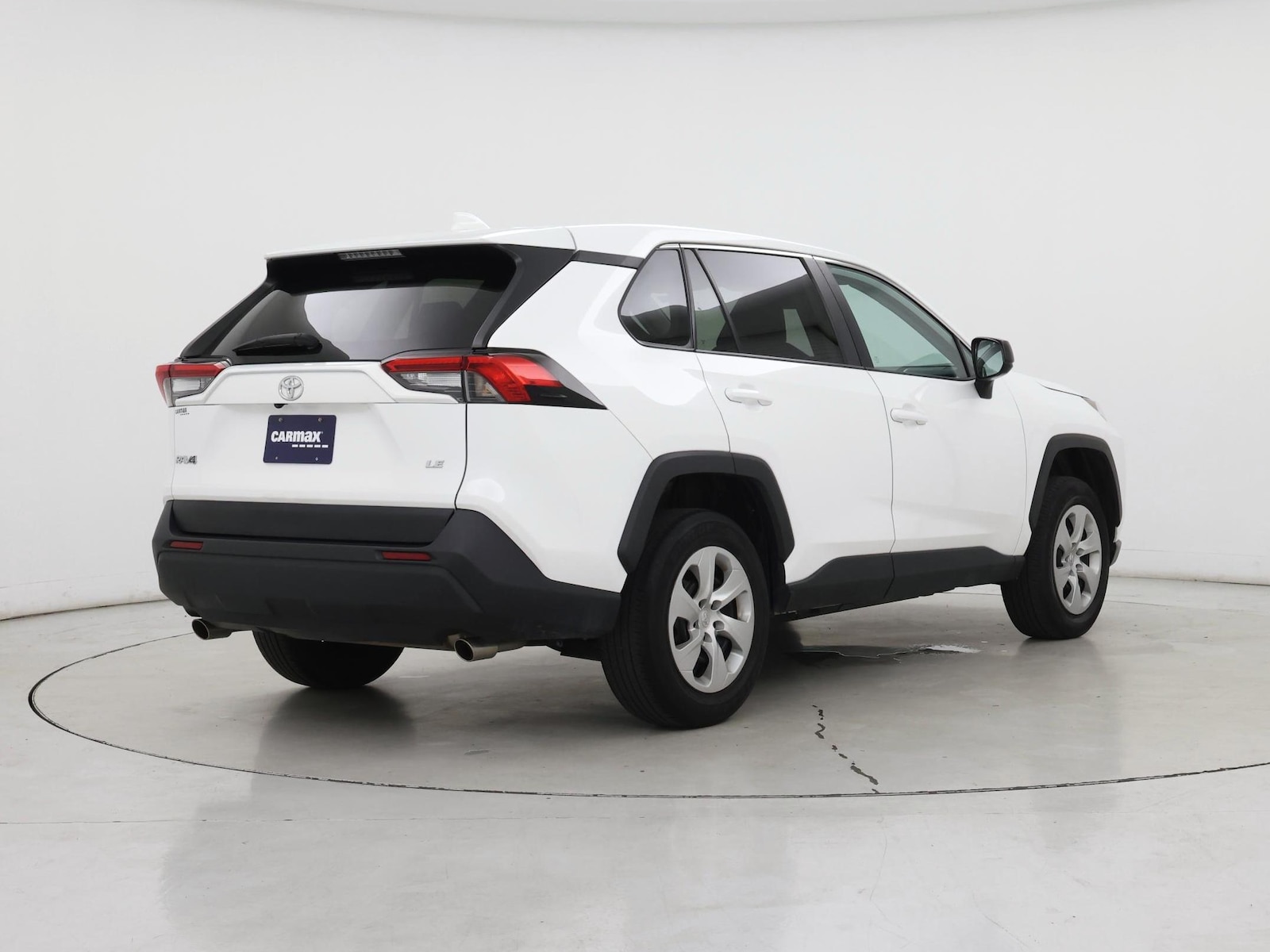 2023 Toyota RAV4 LE - Photo 9