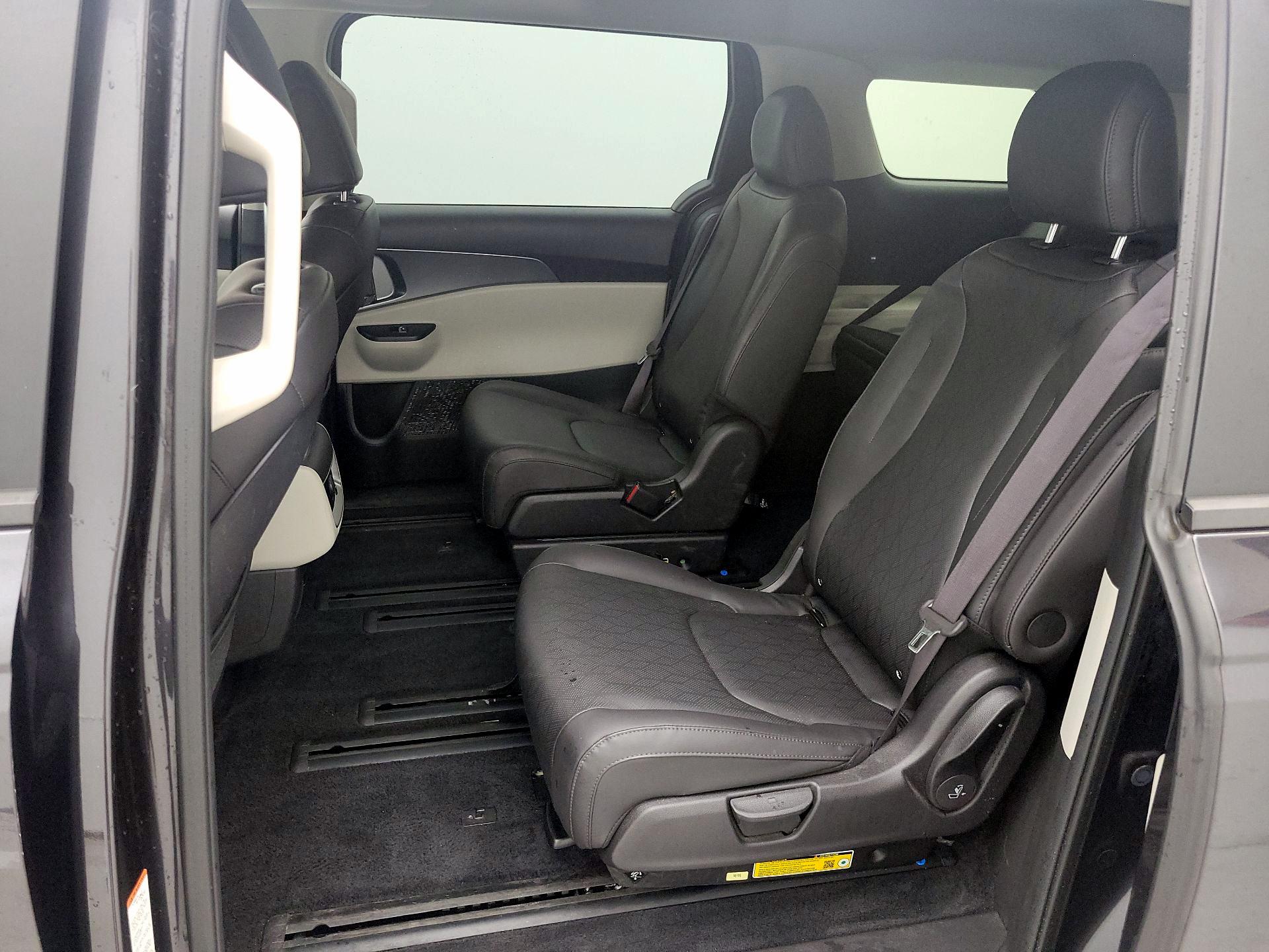 Thumbnail: 2024 Kia Carnival - 19
