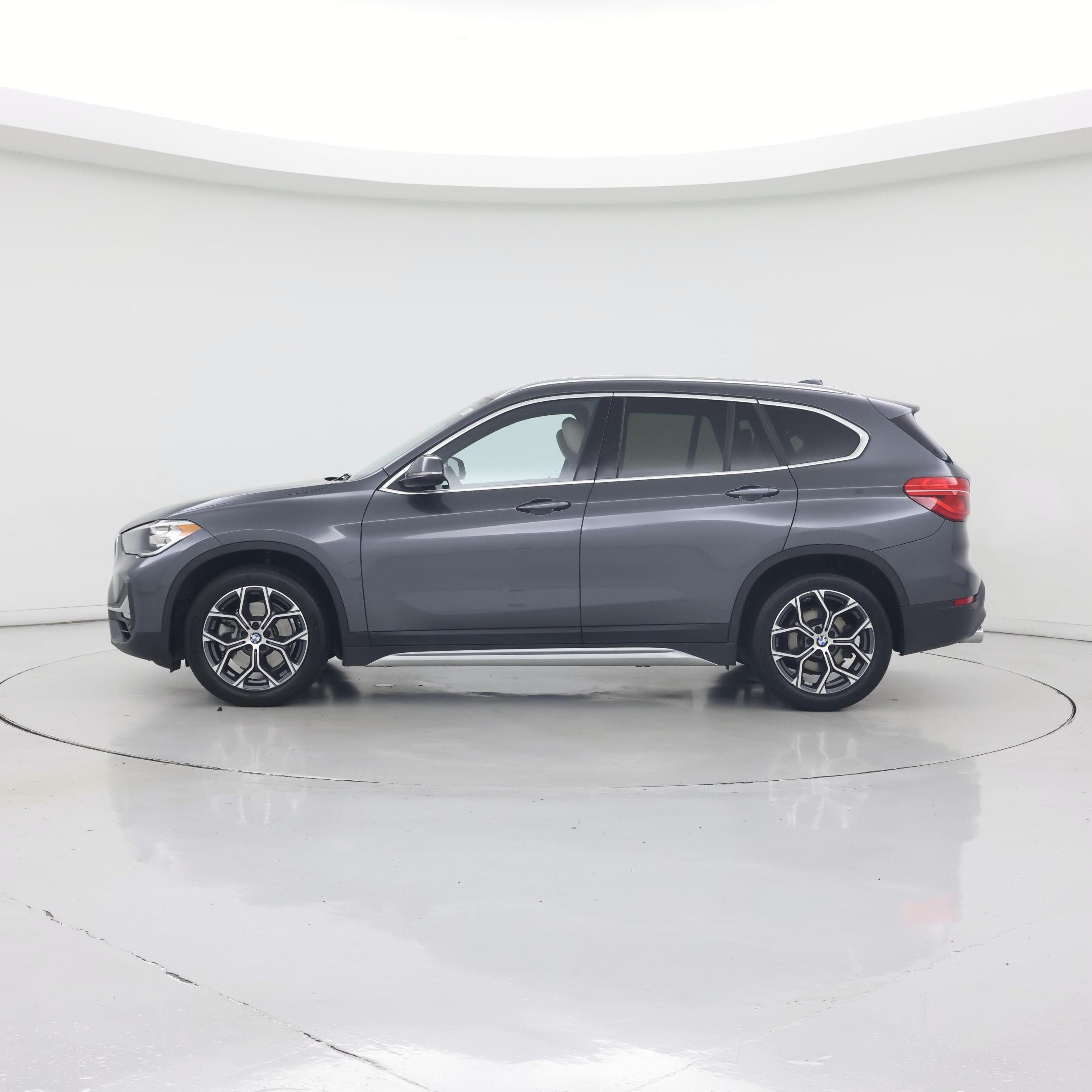 Thumbnail: 2020 BMW X1 - 3