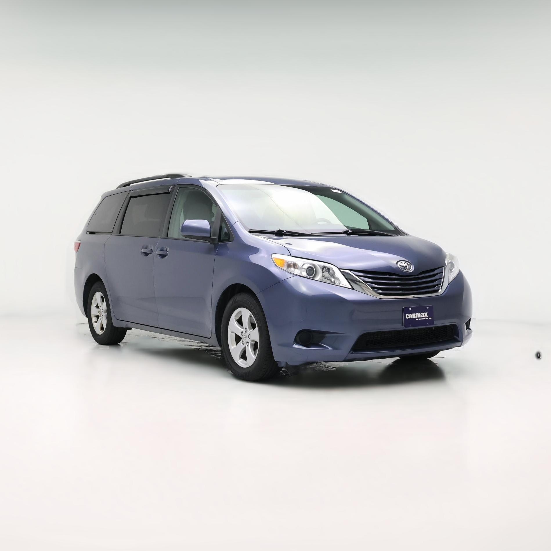 Thumbnail: 2017 Toyota Sienna - 1