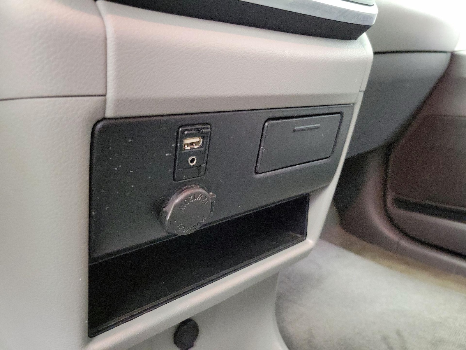 2017 Toyota Sienna LE - Photo 19