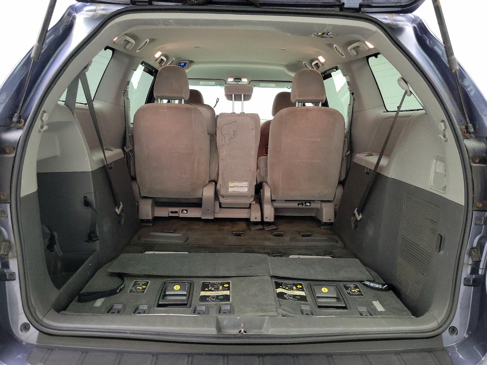 2017 Toyota Sienna LE - Photo 23