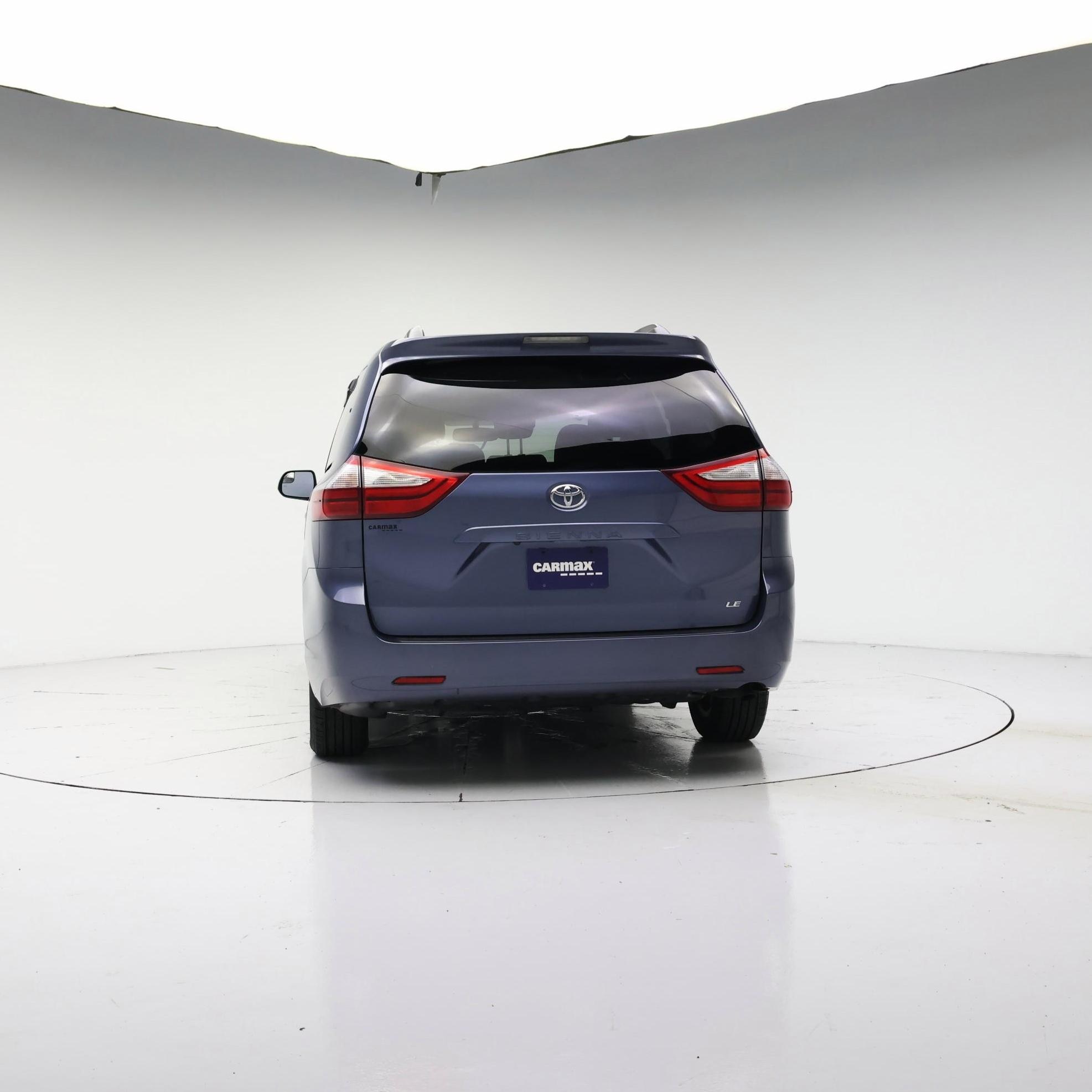 Thumbnail: 2017 Toyota Sienna - 6