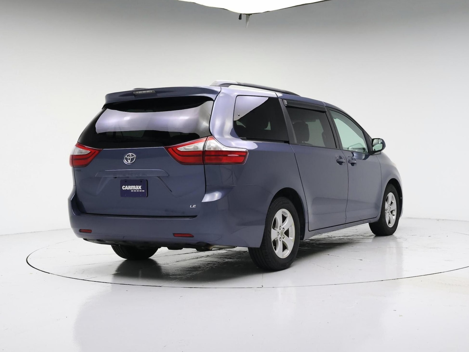 2017 Toyota Sienna LE - Photo 9
