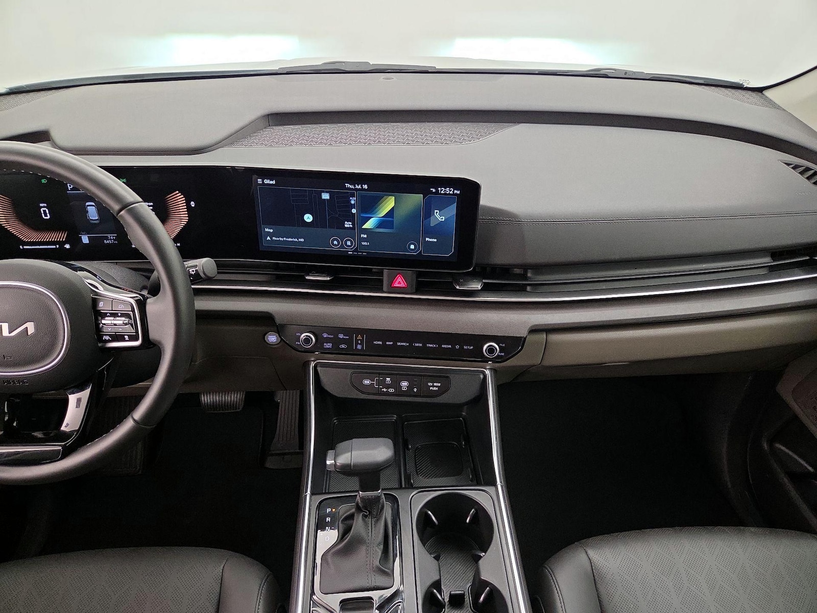 Apple CarPlay® & Android Auto™