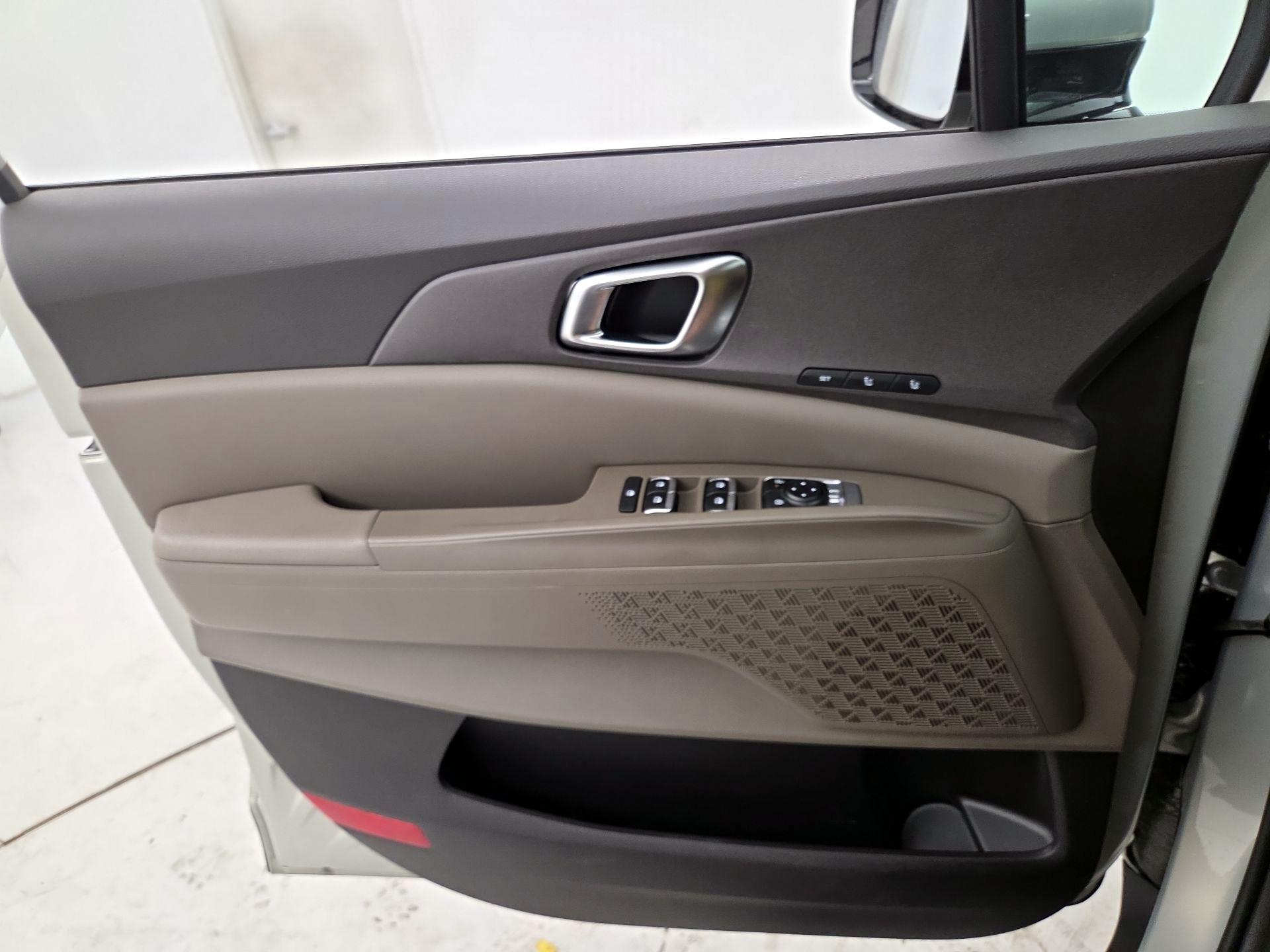 Thumbnail: 2025 Kia Carnival - 12
