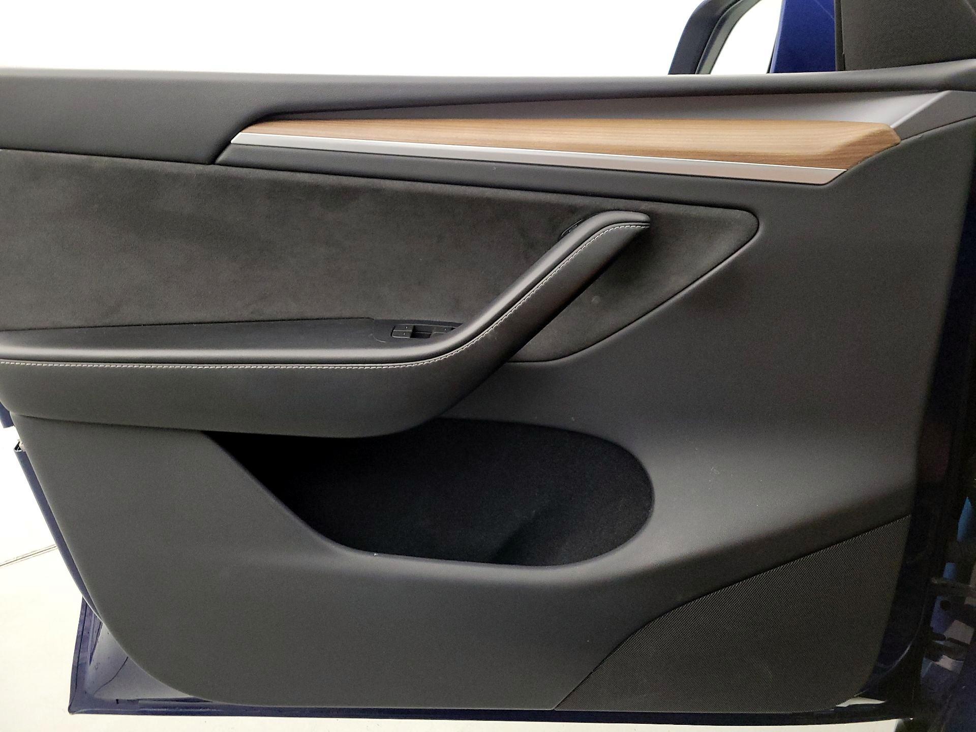 Thumbnail: 2023 Tesla Model Y - 12