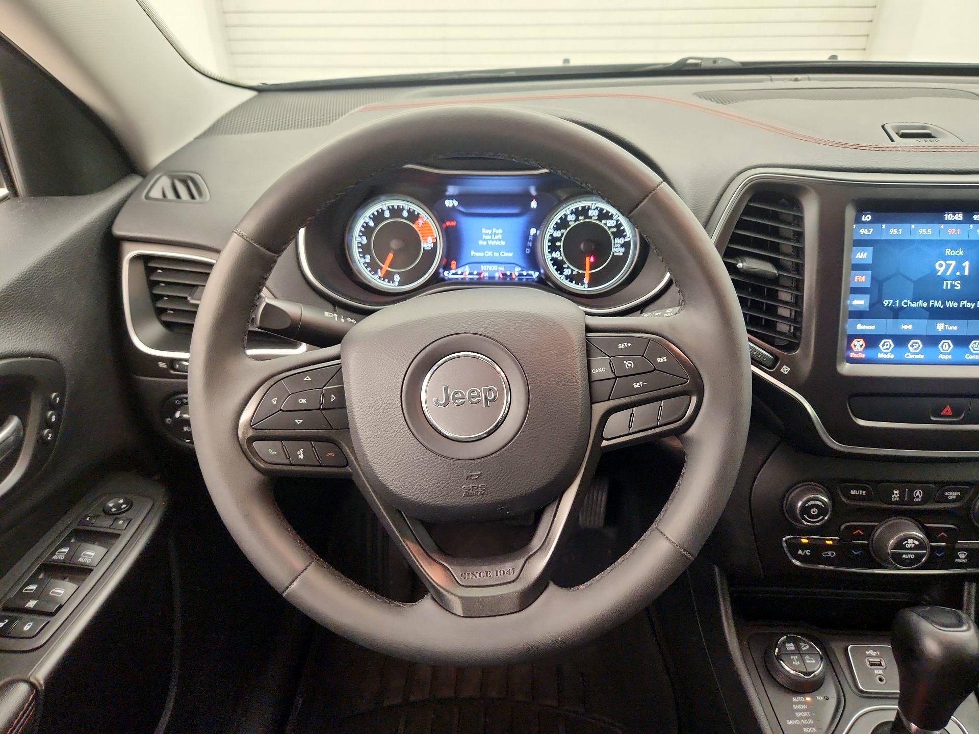 Thumbnail: 2022 Jeep Cherokee - 10