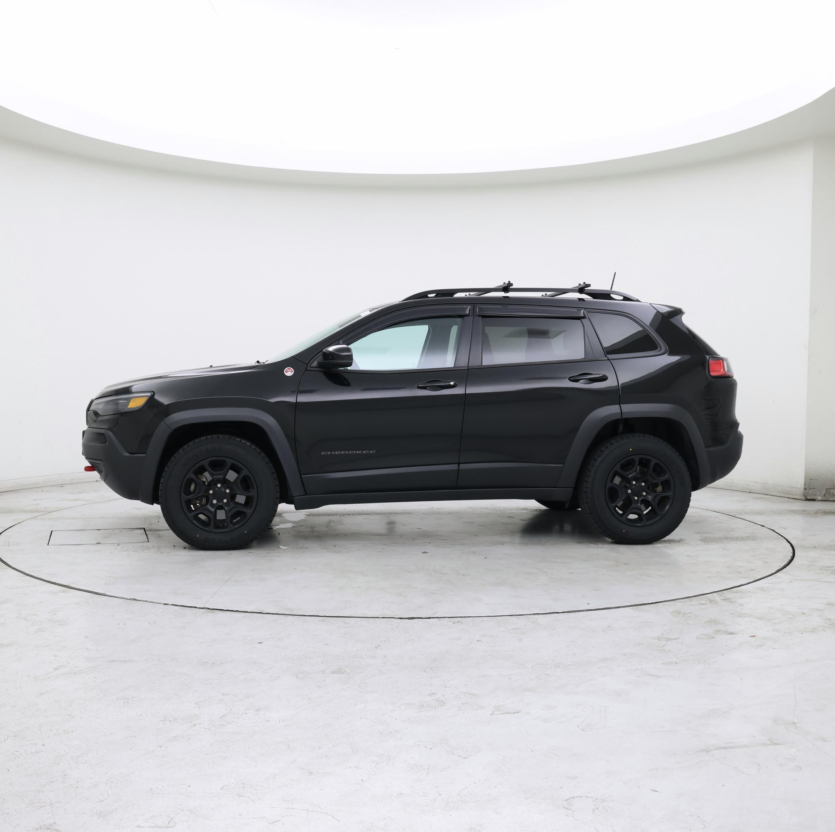 Thumbnail: 2022 Jeep Cherokee - 3