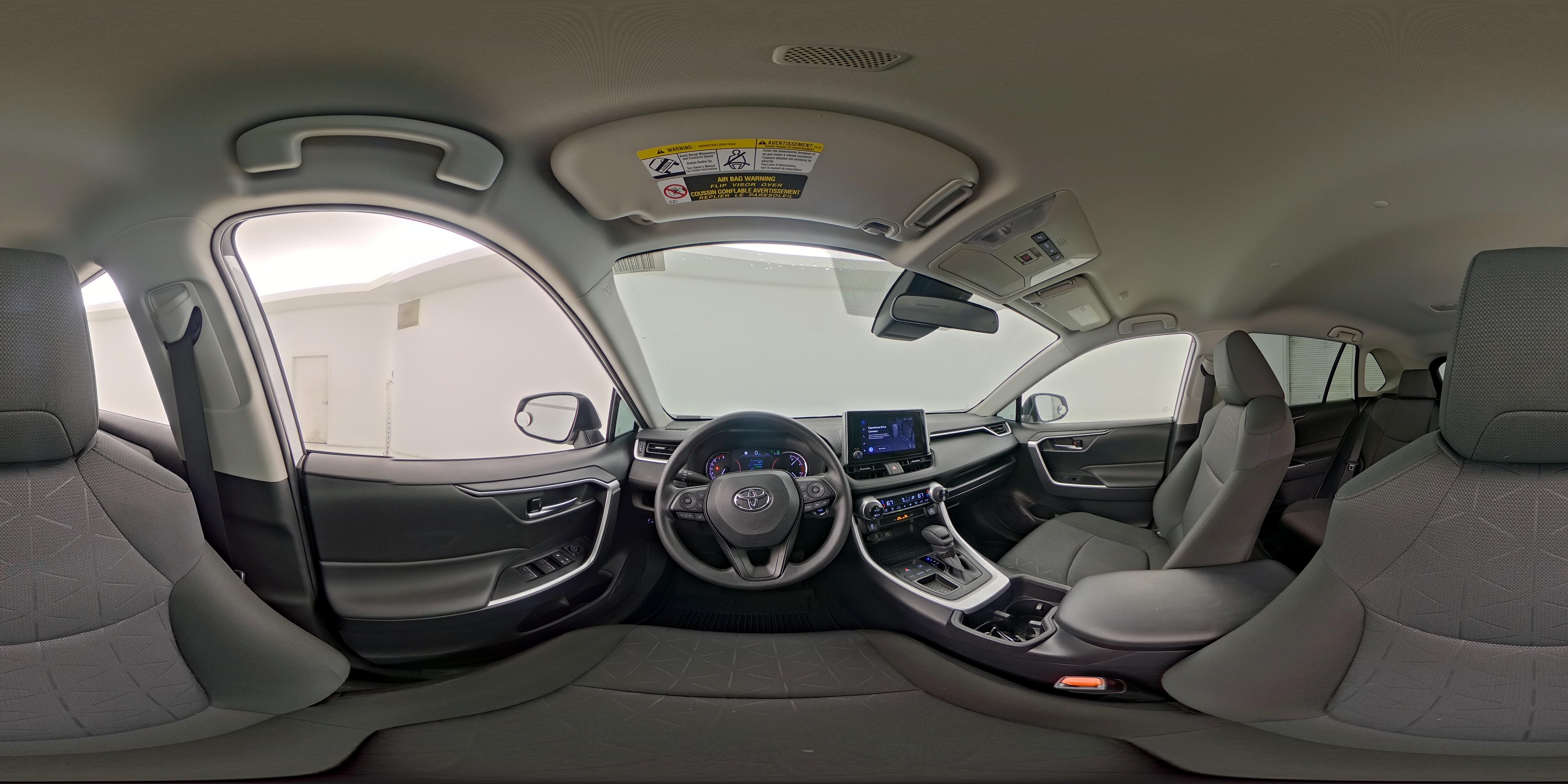 2025 Toyota RAV4 XLE - Photo 27
