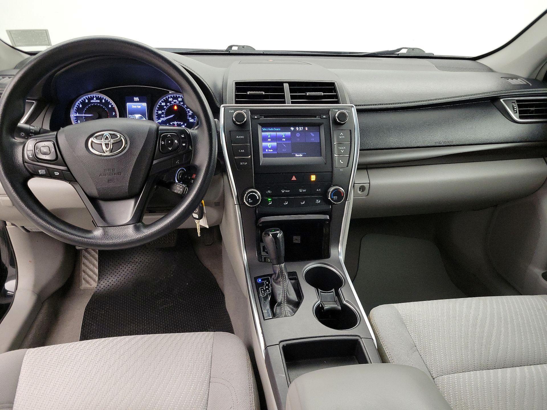 Thumbnail: 2017 Toyota Camry - 9