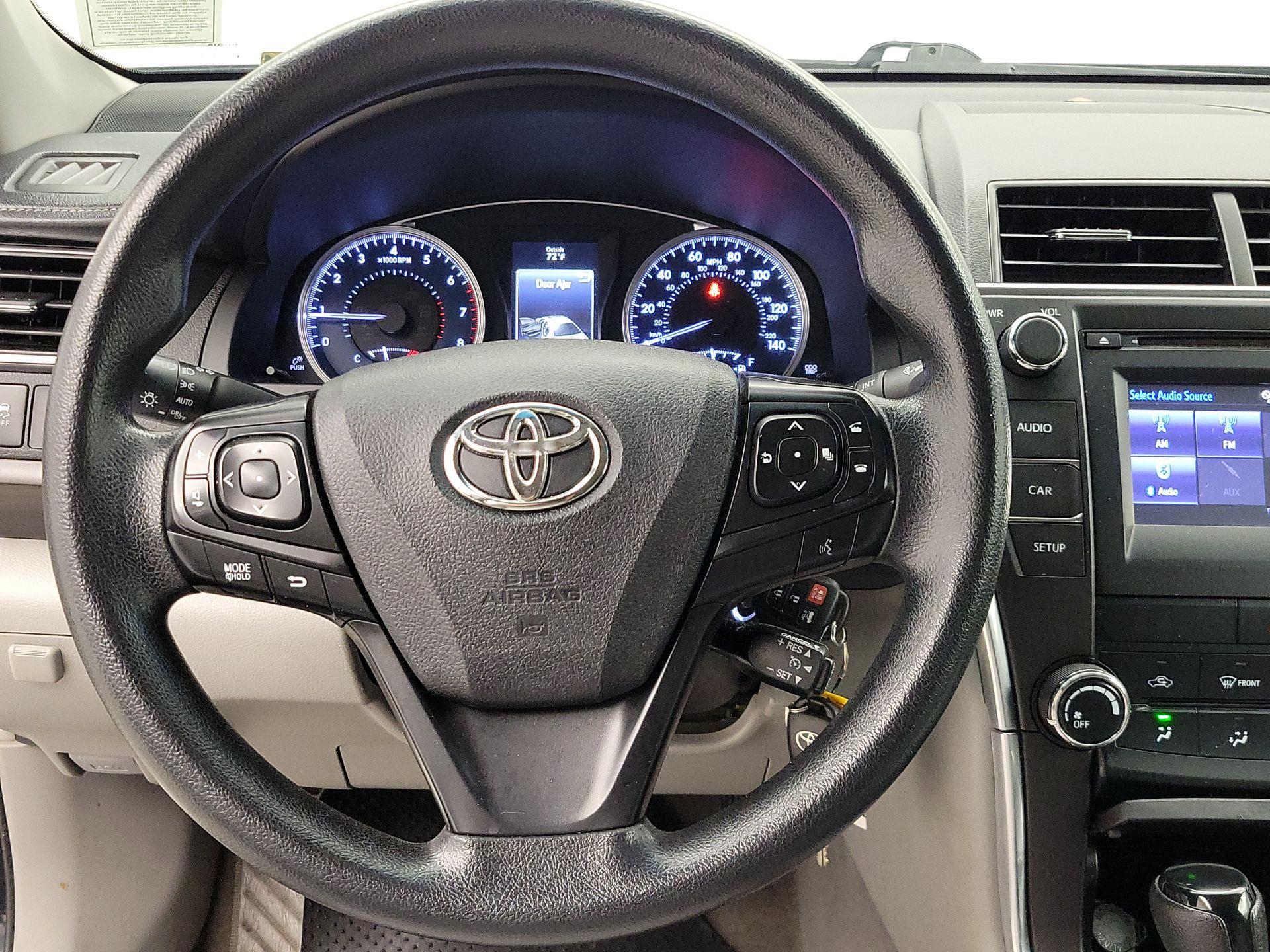 Thumbnail: 2017 Toyota Camry - 10
