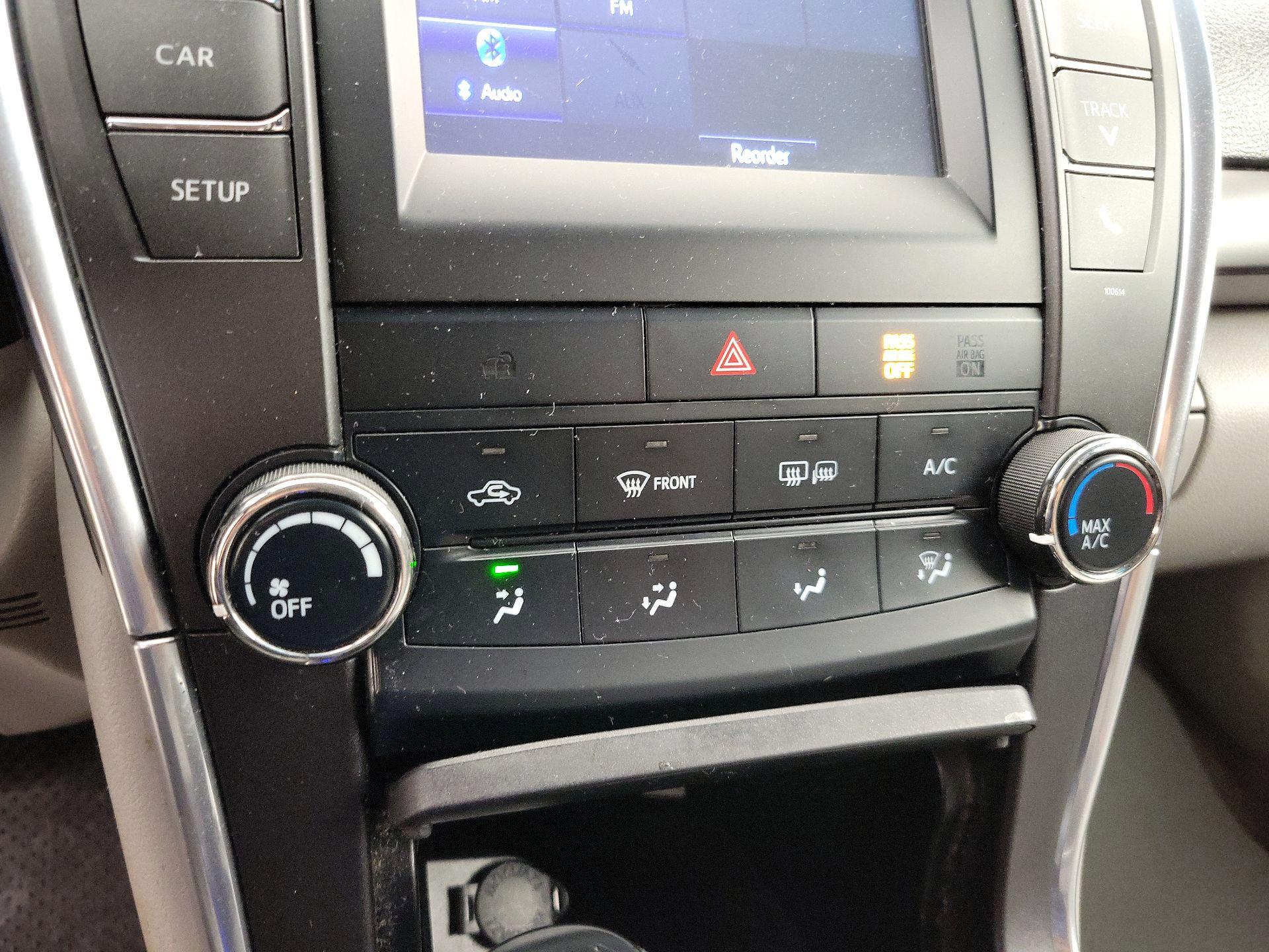 Thumbnail: 2017 Toyota Camry - 16