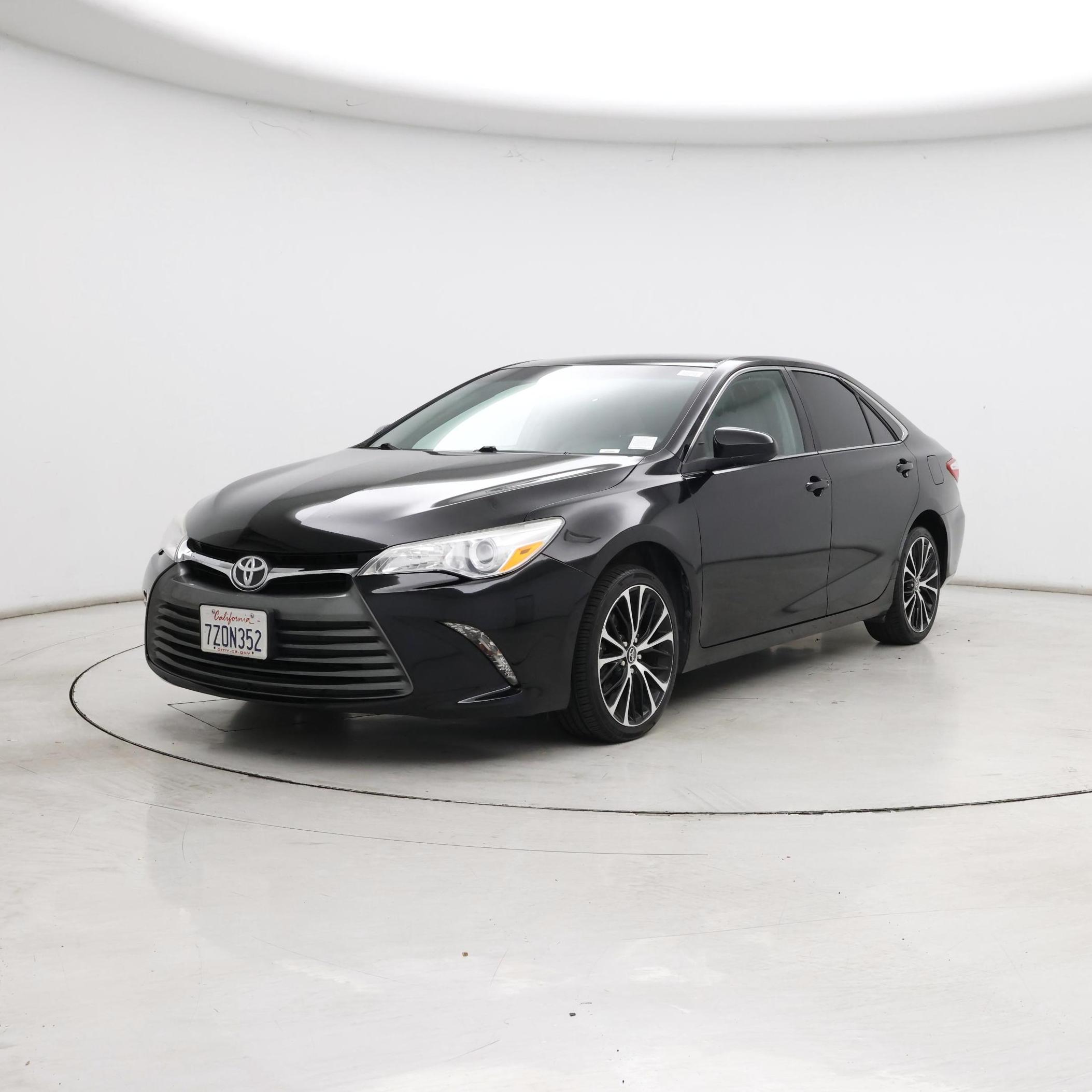 Thumbnail: 2017 Toyota Camry - 4