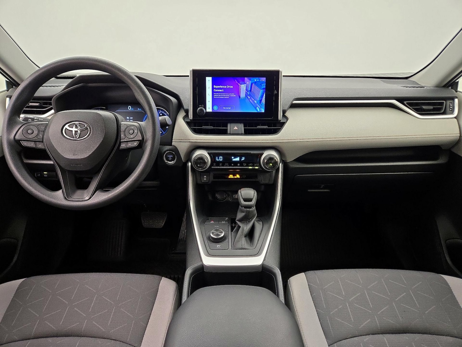 2025 Toyota RAV4 XLE - Photo 10