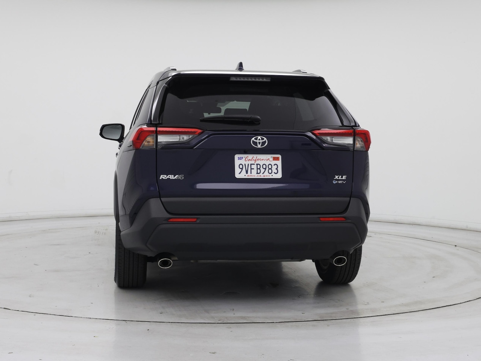 2025 Toyota RAV4 XLE - Photo 7