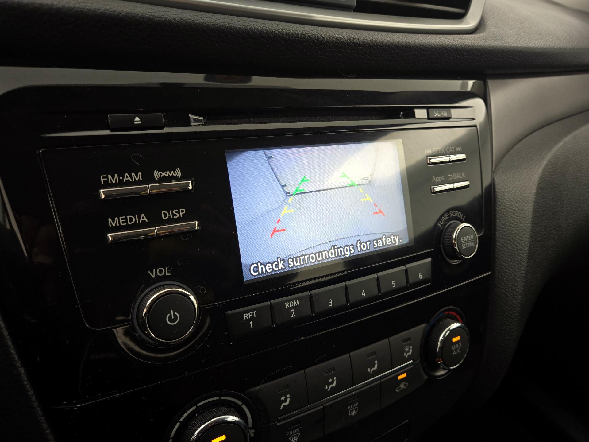 Thumbnail: 2016 Nissan Rogue - 12