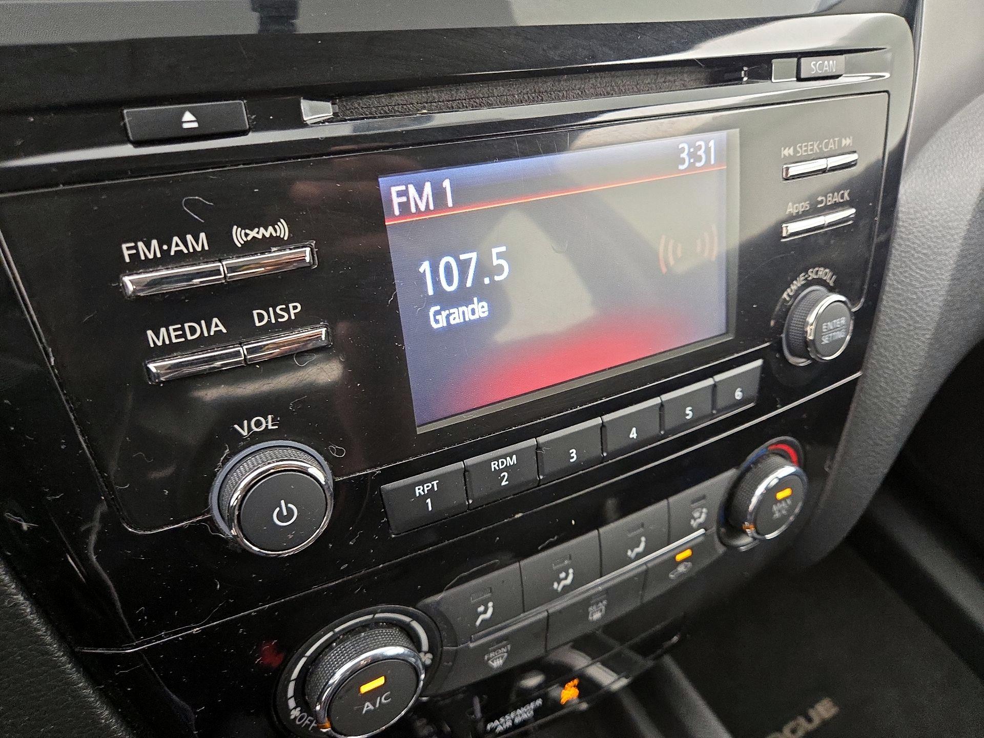 Thumbnail: 2016 Nissan Rogue - 13