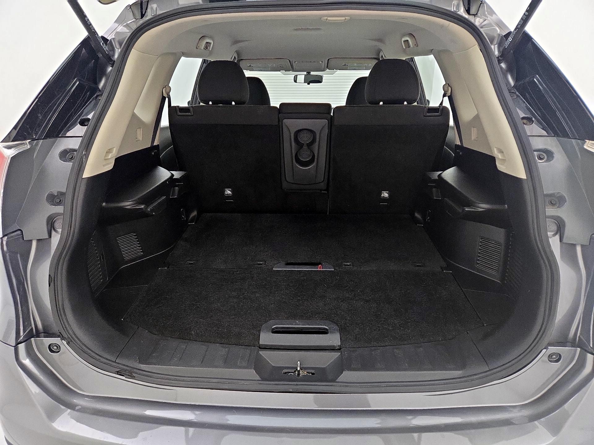 Thumbnail: 2016 Nissan Rogue - 18