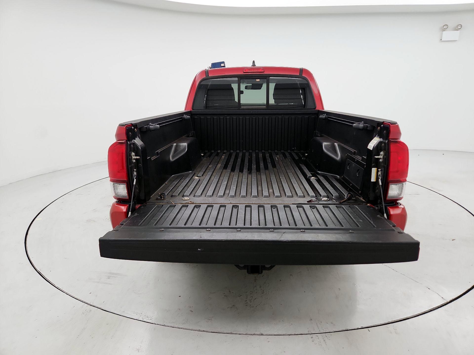 Thumbnail: 2020 Toyota Tacoma - 20