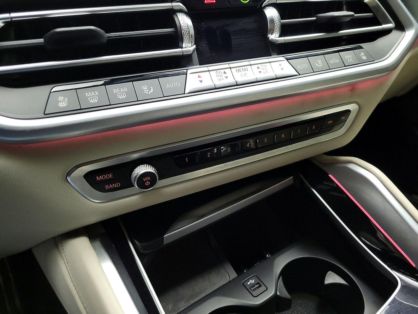 2022 BMW X6 M50i - Photo 17