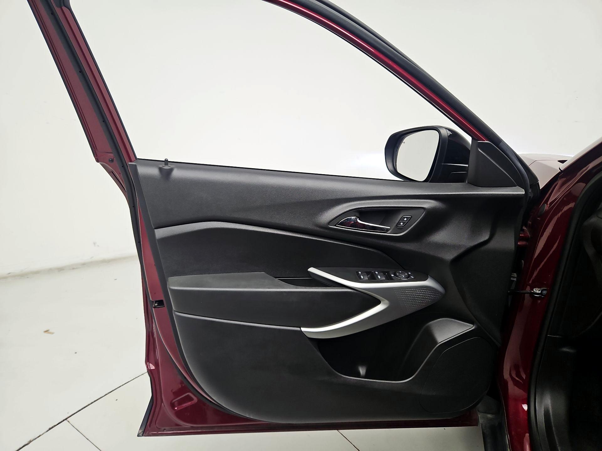 Thumbnail: 2024 Chevrolet Trax - 12