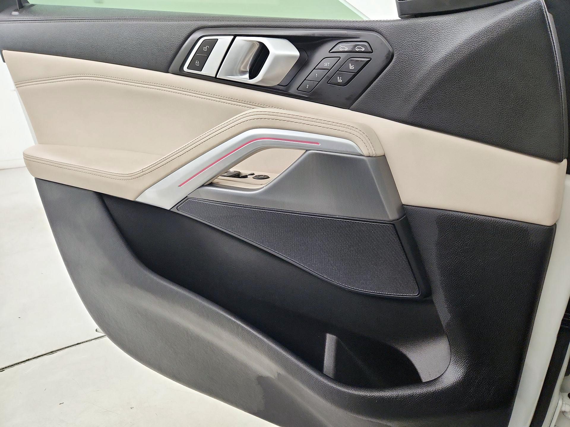 Thumbnail: 2023 BMW X6 - 12