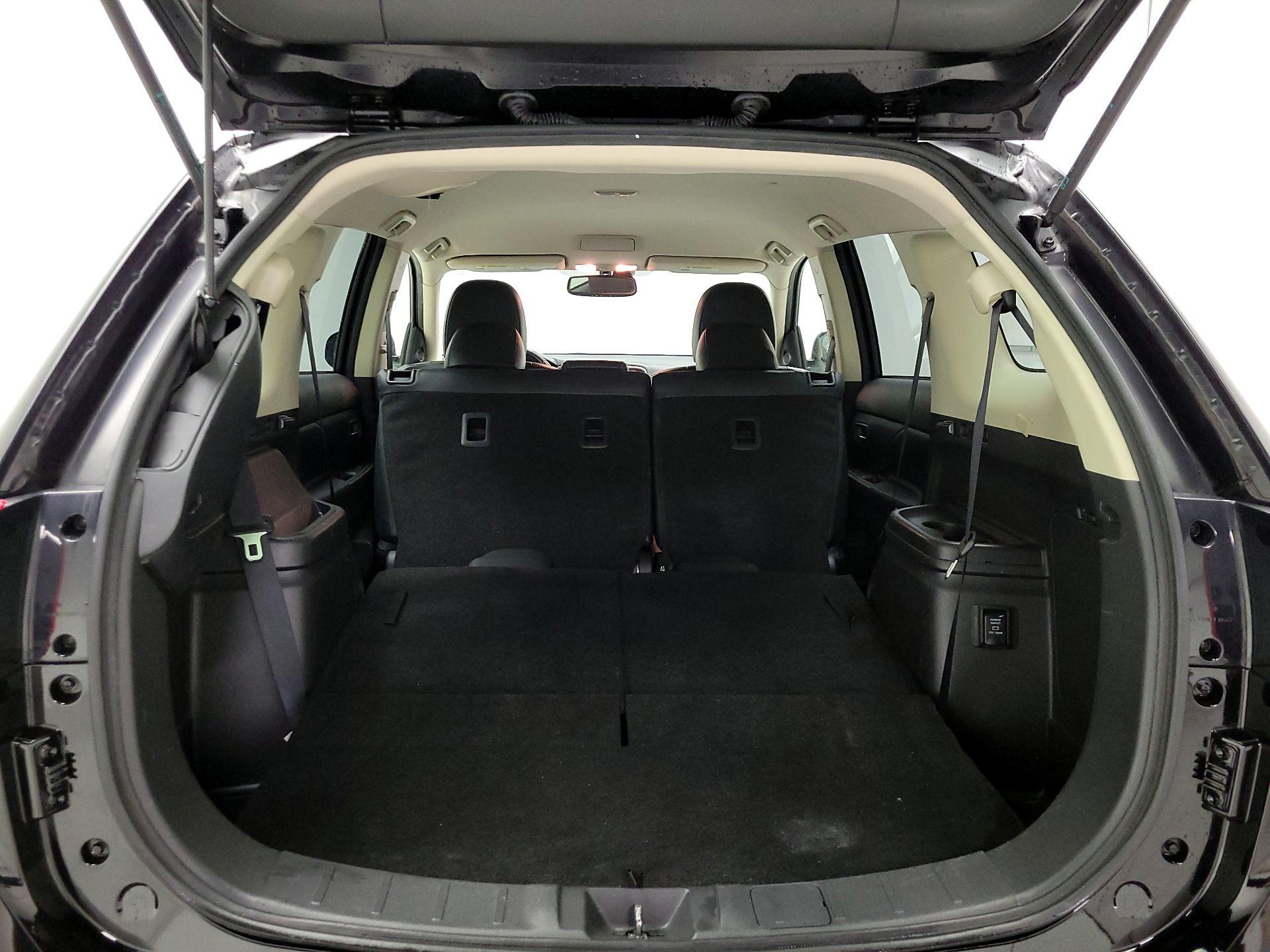 Thumbnail: 2019 Mitsubishi Outlander - 20