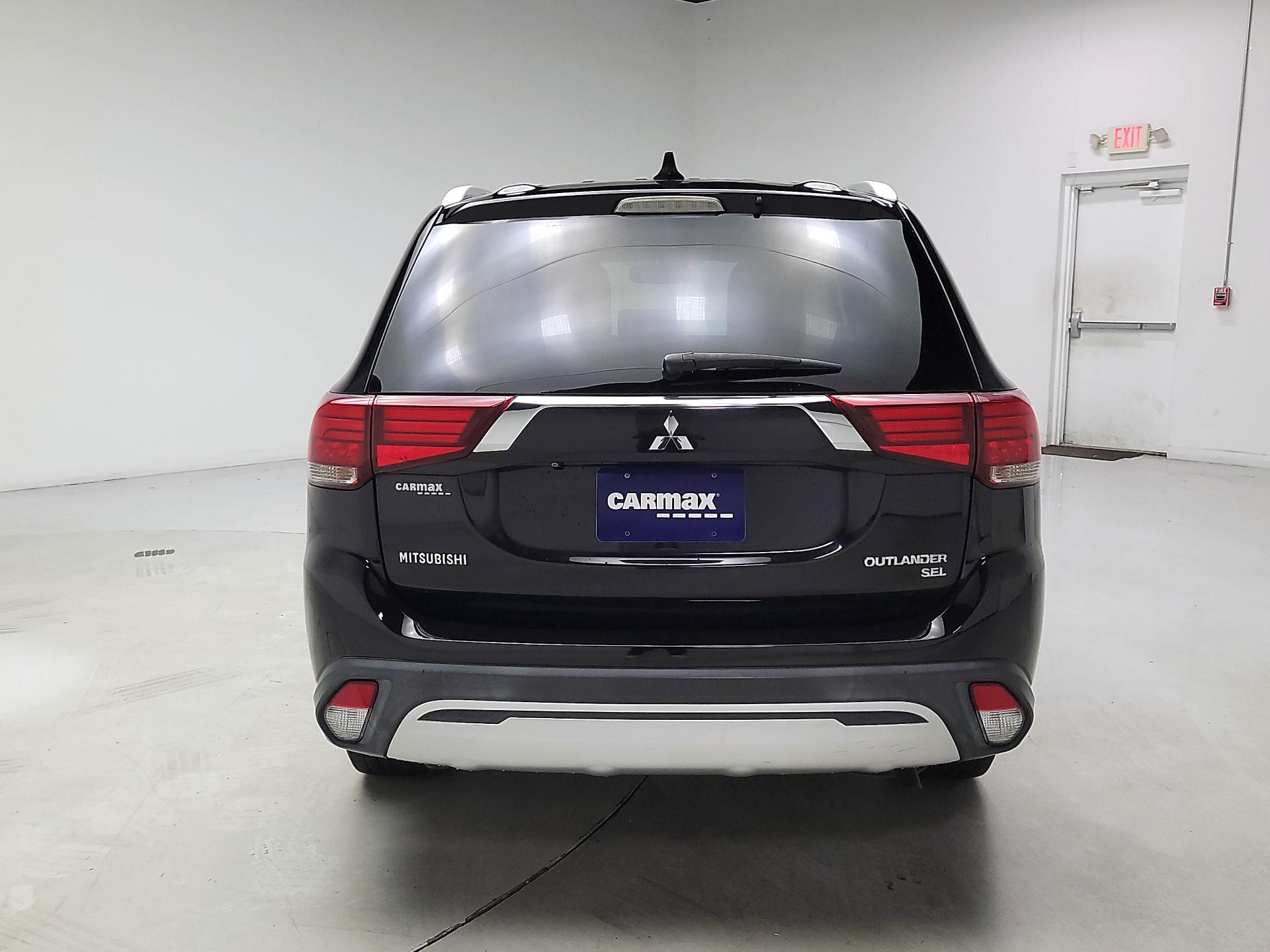 Thumbnail: 2019 Mitsubishi Outlander - 6