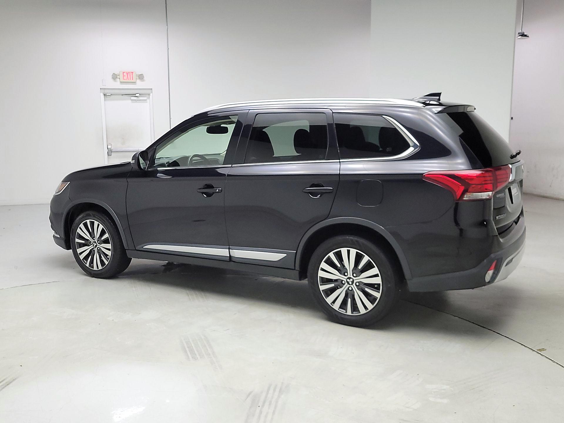 Thumbnail: 2019 Mitsubishi Outlander - 7