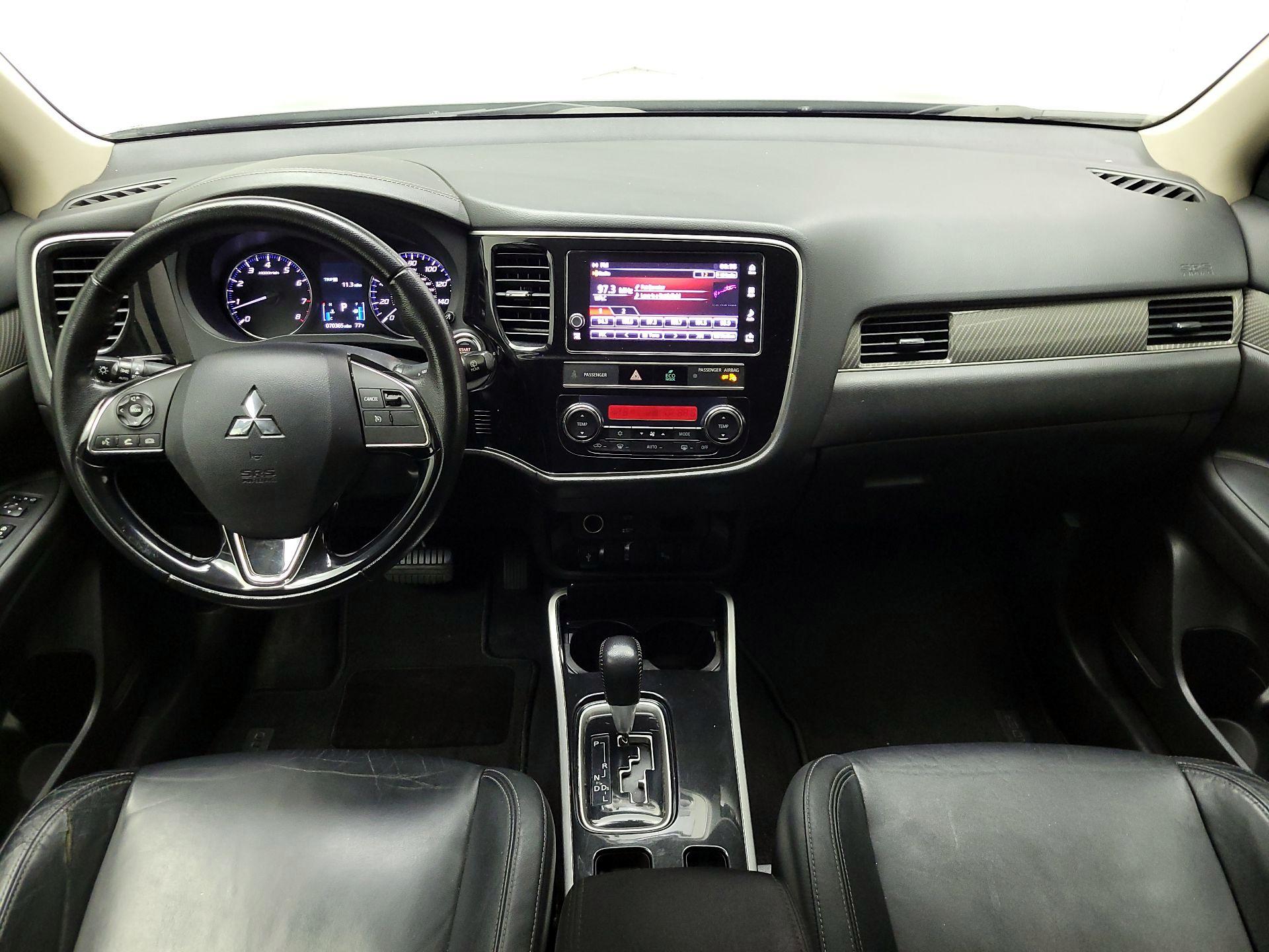 Thumbnail: 2019 Mitsubishi Outlander - 8
