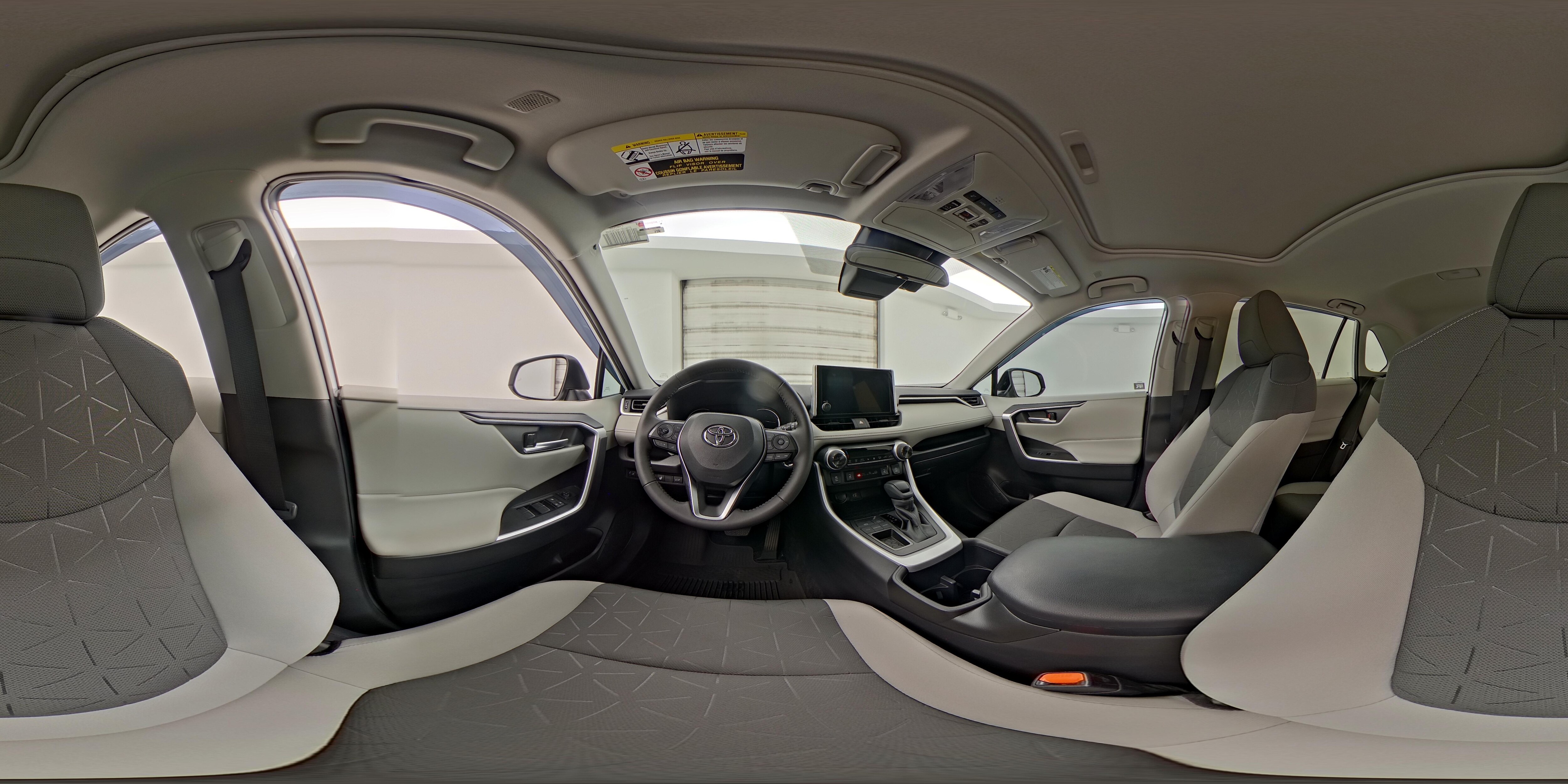 2025 Toyota RAV4 XLE - Photo 27
