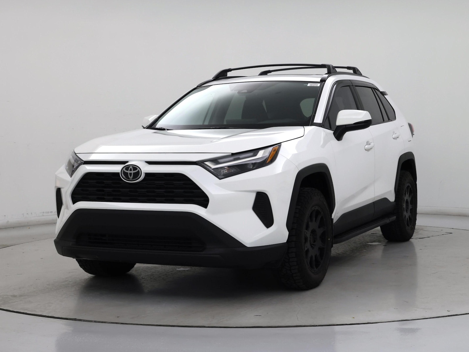 2025 Toyota RAV4 XLE - Photo 5