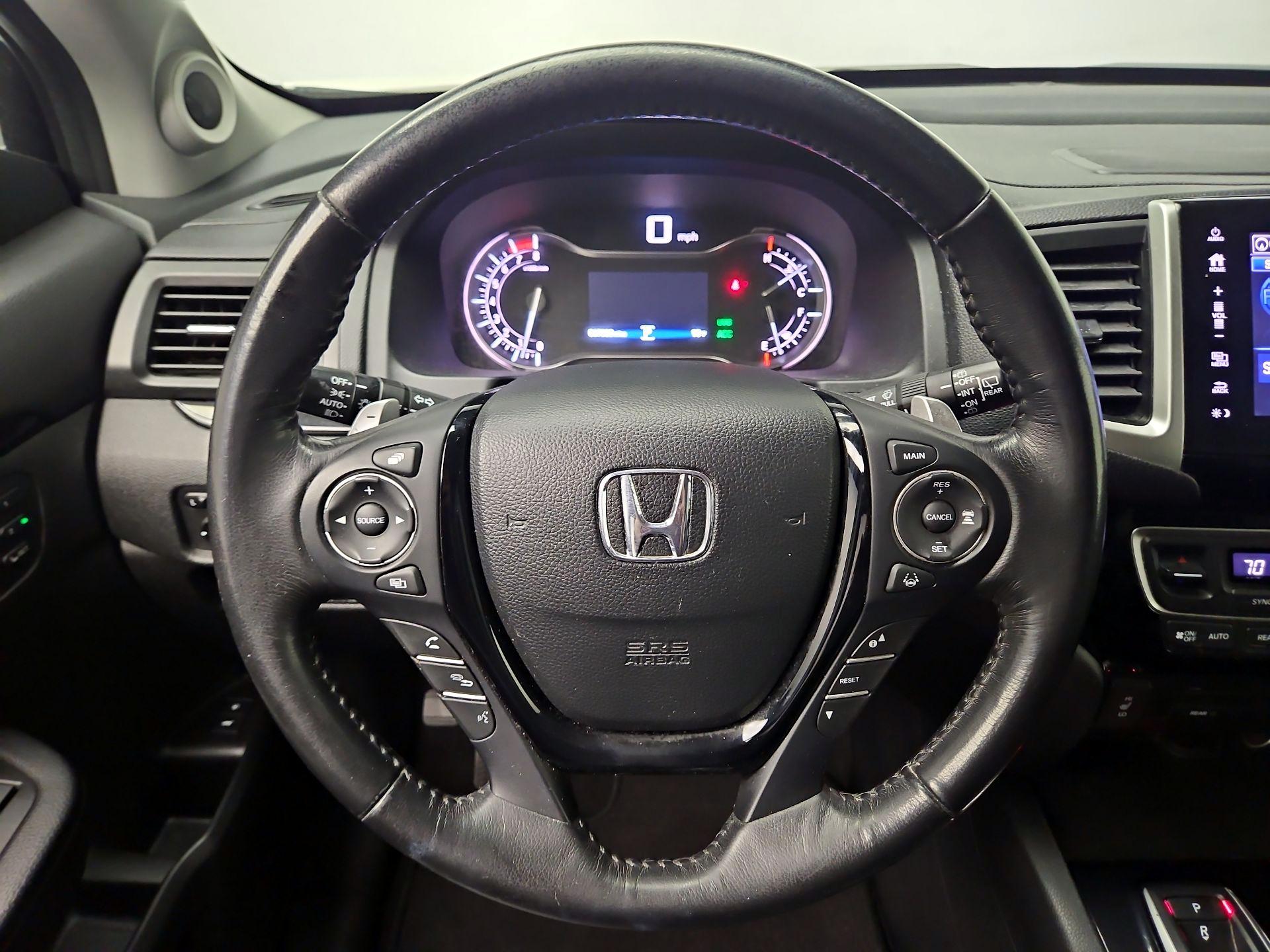 Thumbnail: 2018 Honda Pilot - 10