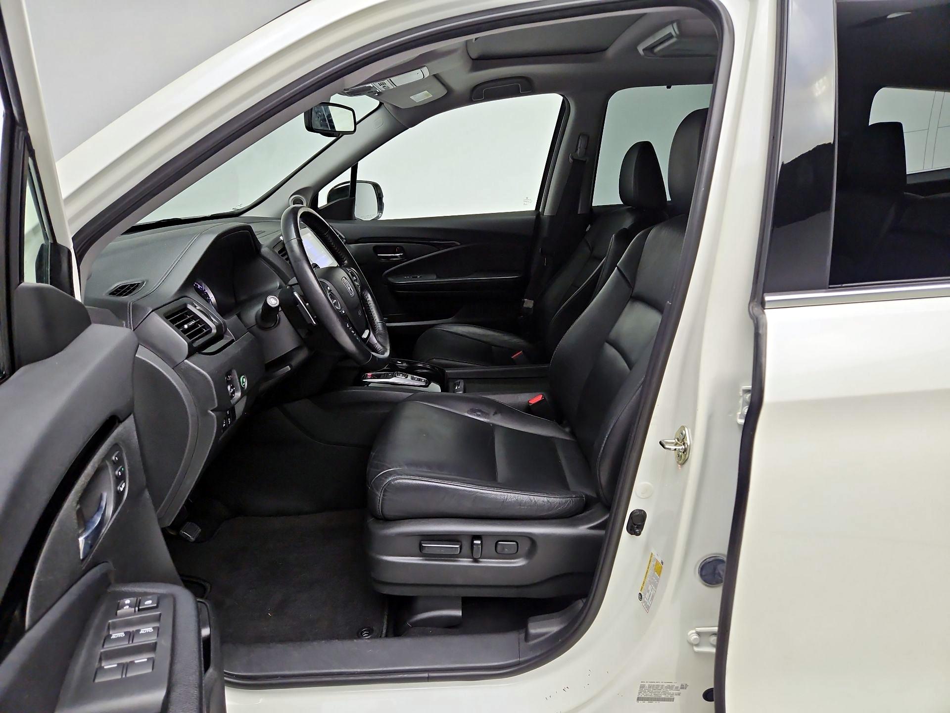 Thumbnail: 2018 Honda Pilot - 11