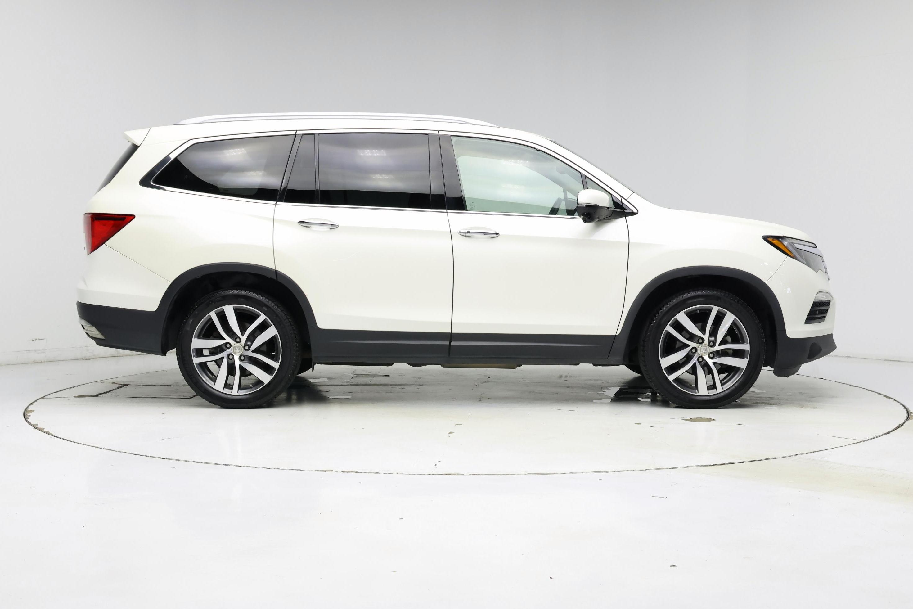 Thumbnail: 2018 Honda Pilot - 7