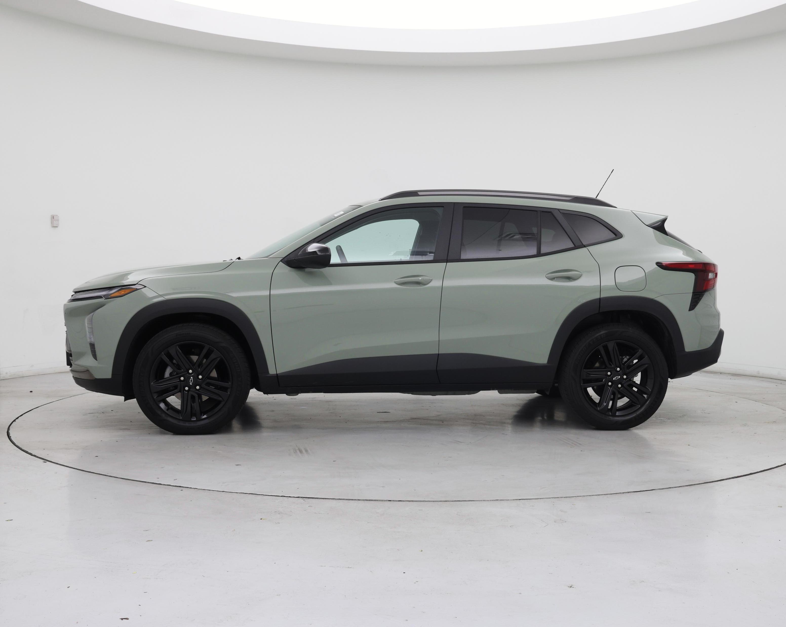 Thumbnail: 2024 Chevrolet Trax - 3