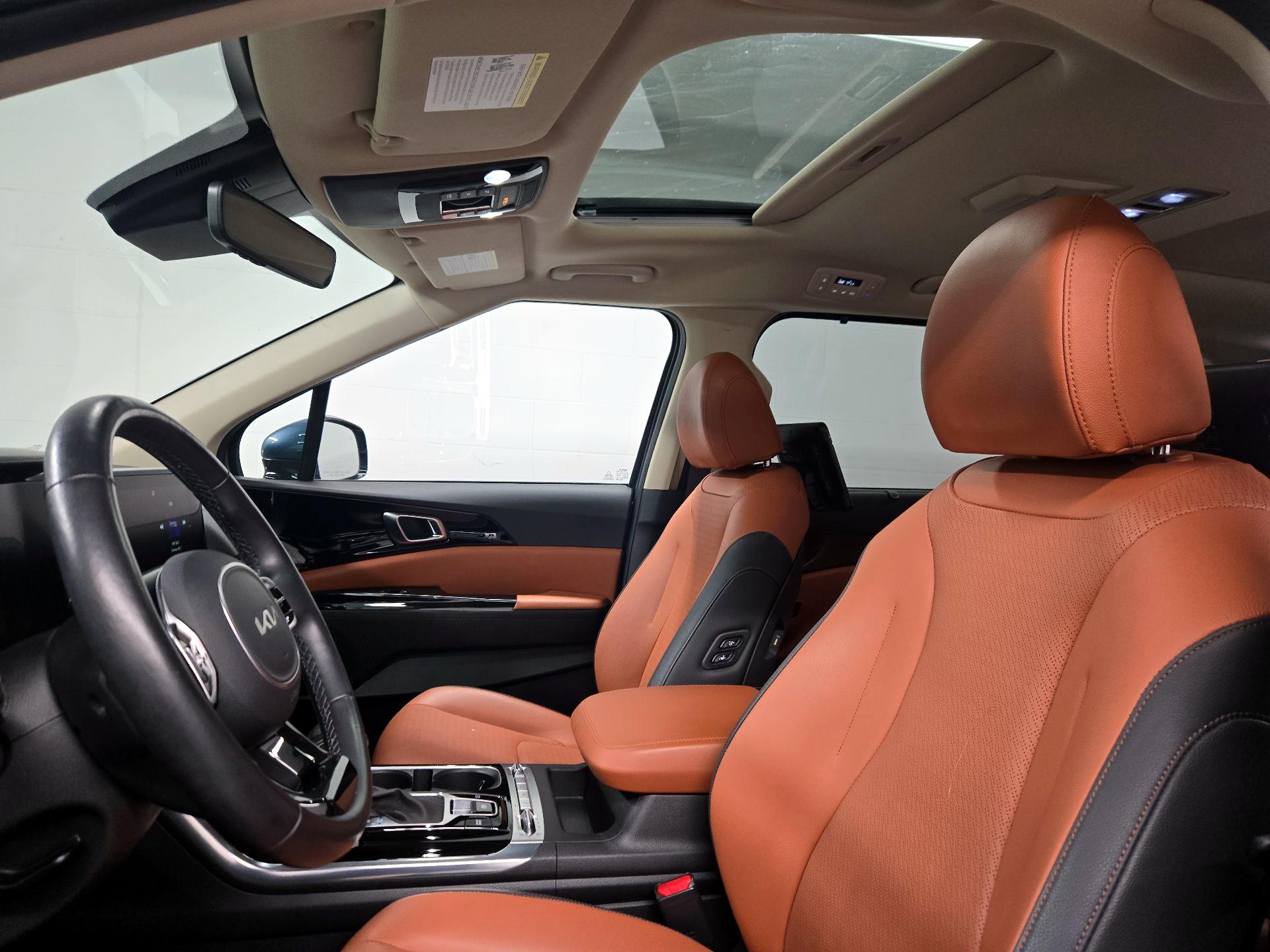 Thumbnail: 2023 Kia Carnival - 20