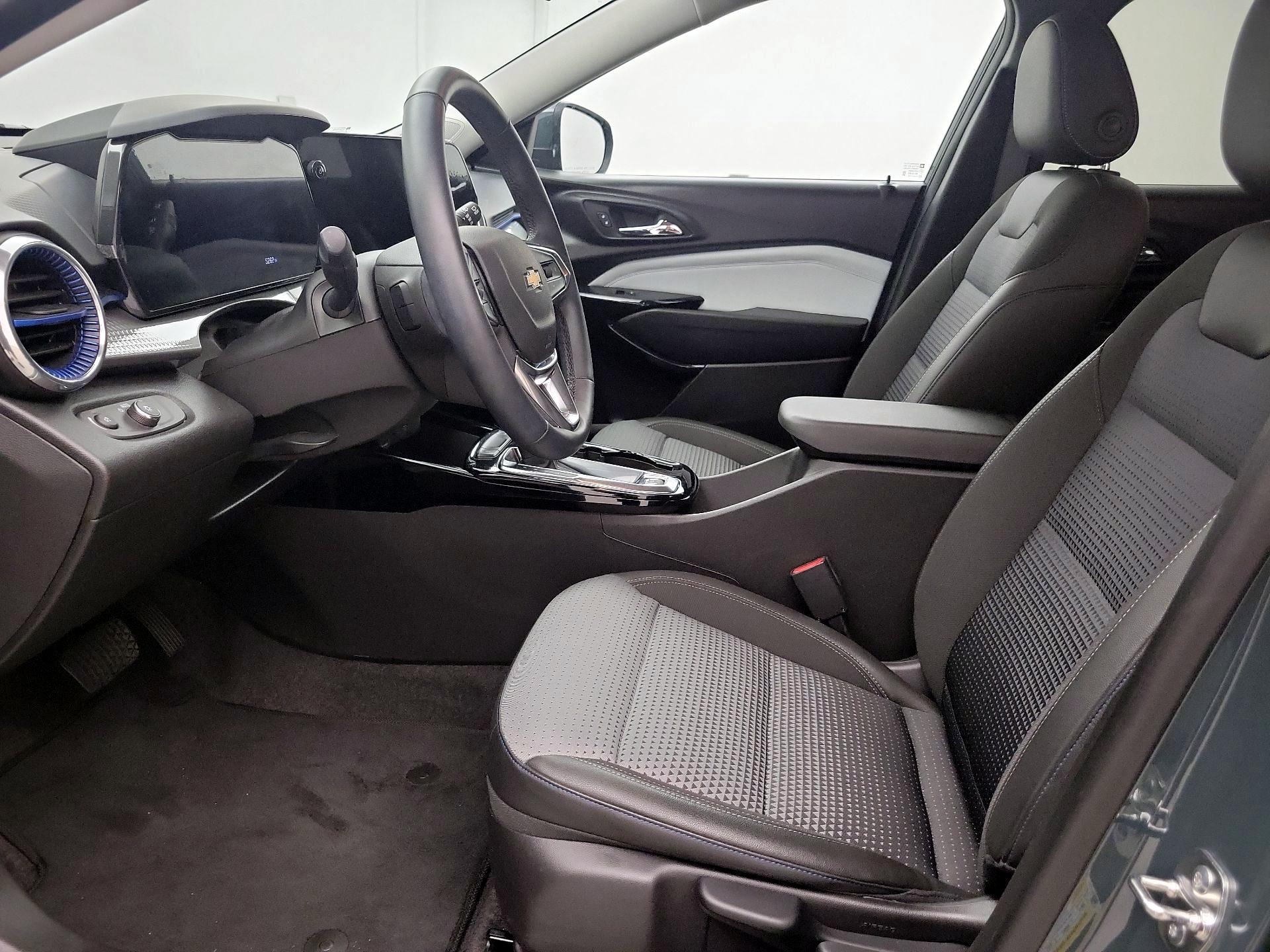 Thumbnail: 2025 Chevrolet Trax - 11