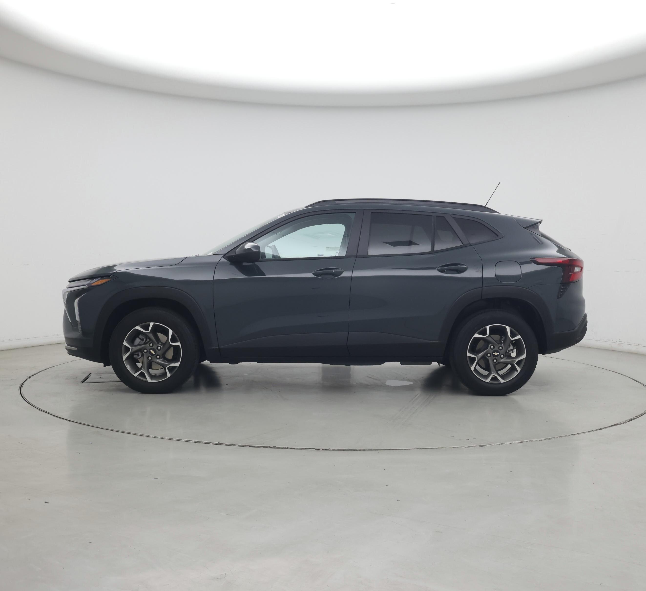 Thumbnail: 2025 Chevrolet Trax - 3