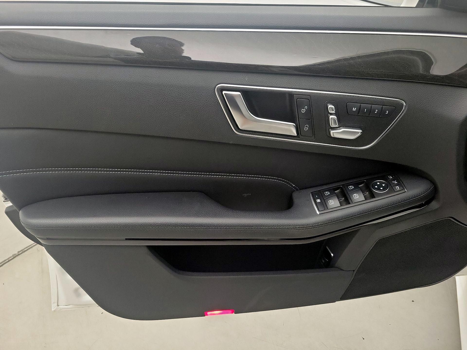 Thumbnail: 2015 Mercedes-Benz E-Class - 12