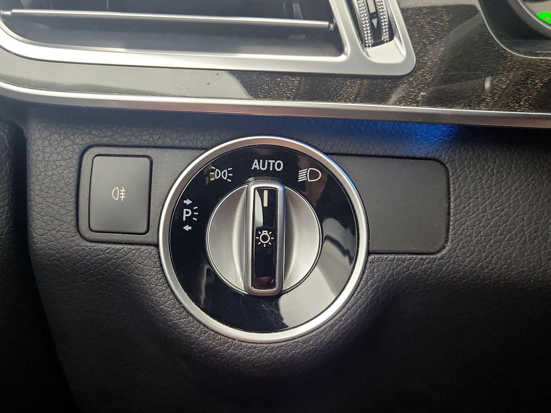 Thumbnail: 2015 Mercedes-Benz E-Class - 13
