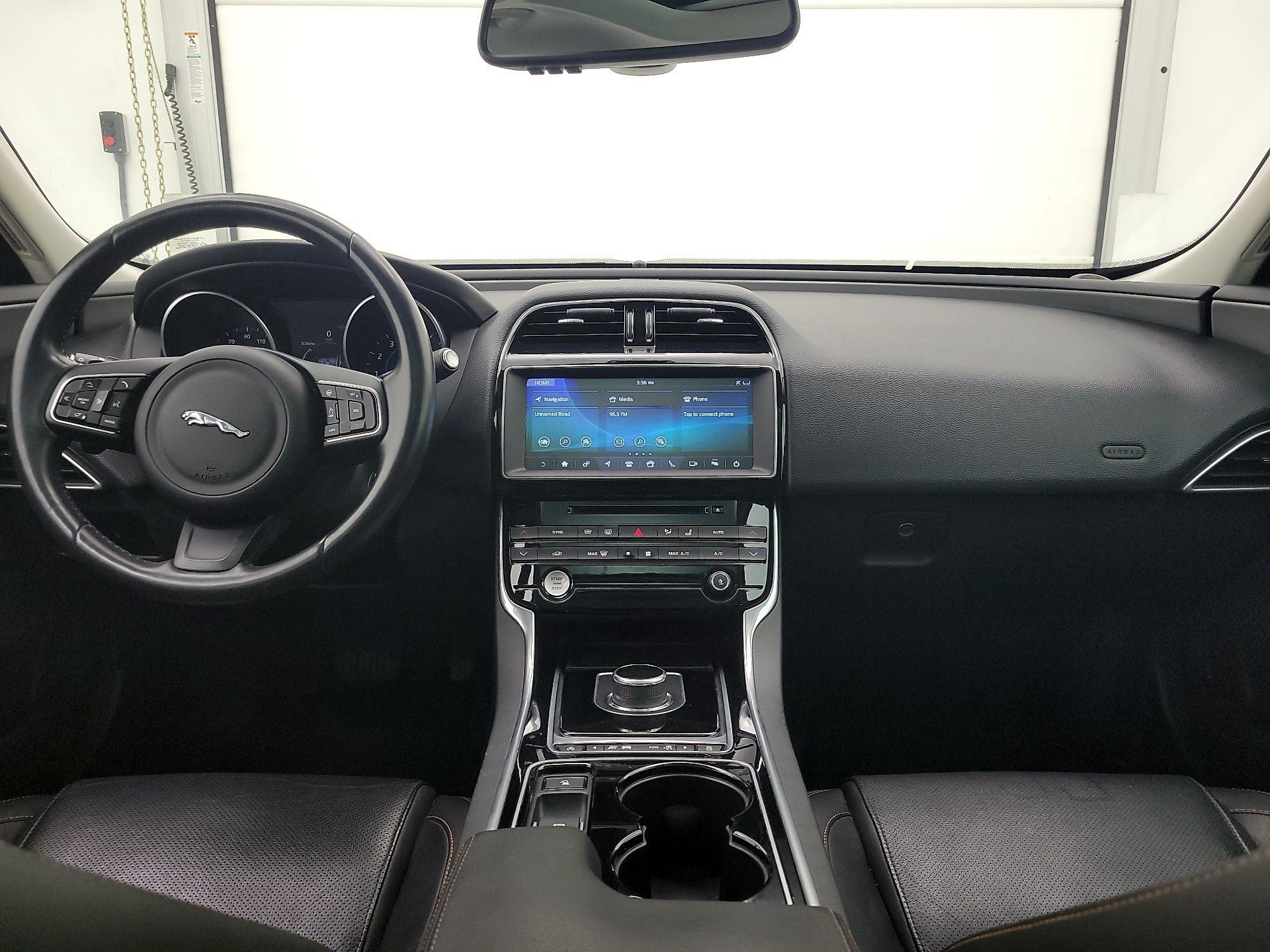Thumbnail: 2017 Jaguar XE - 9