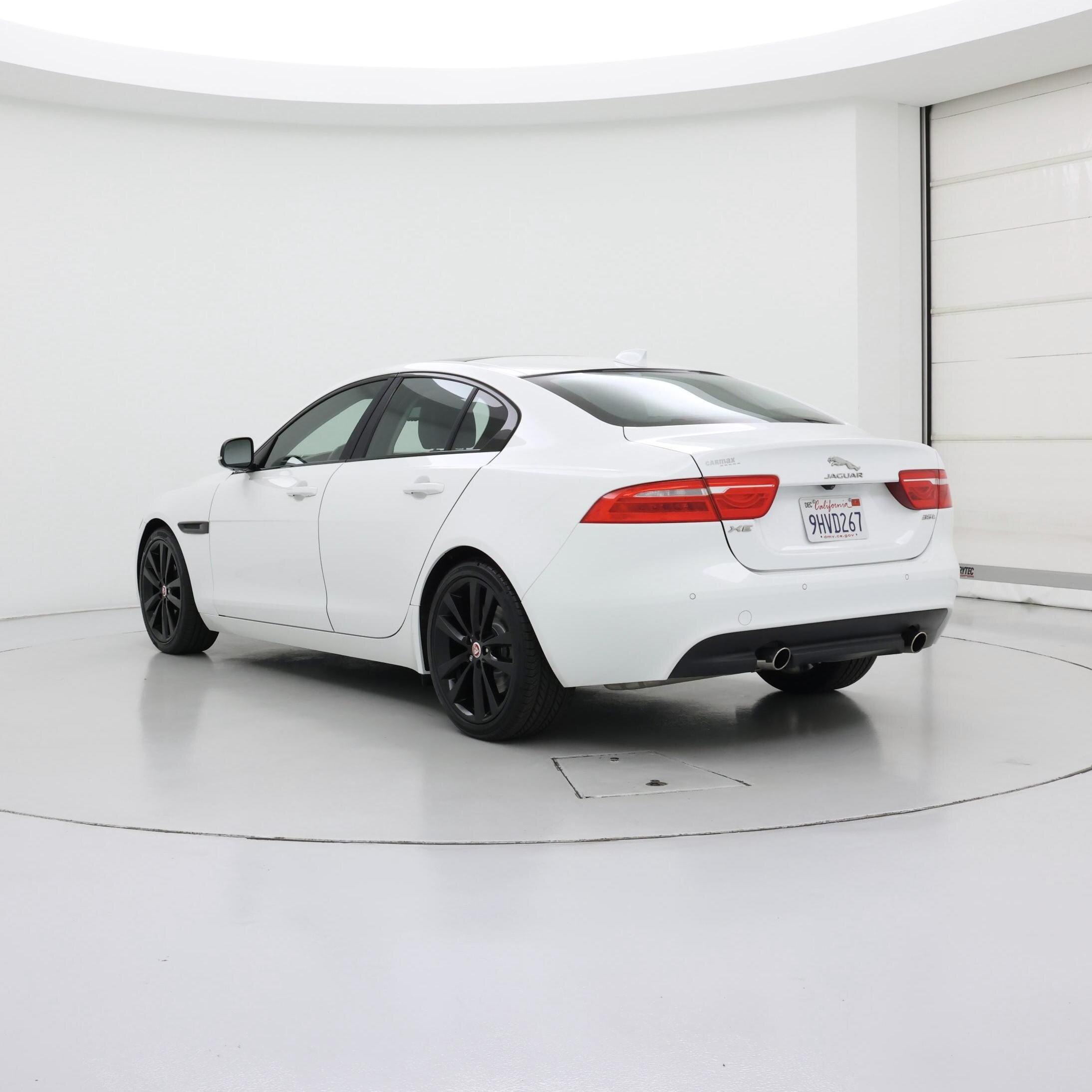 Thumbnail: 2017 Jaguar XE - 2