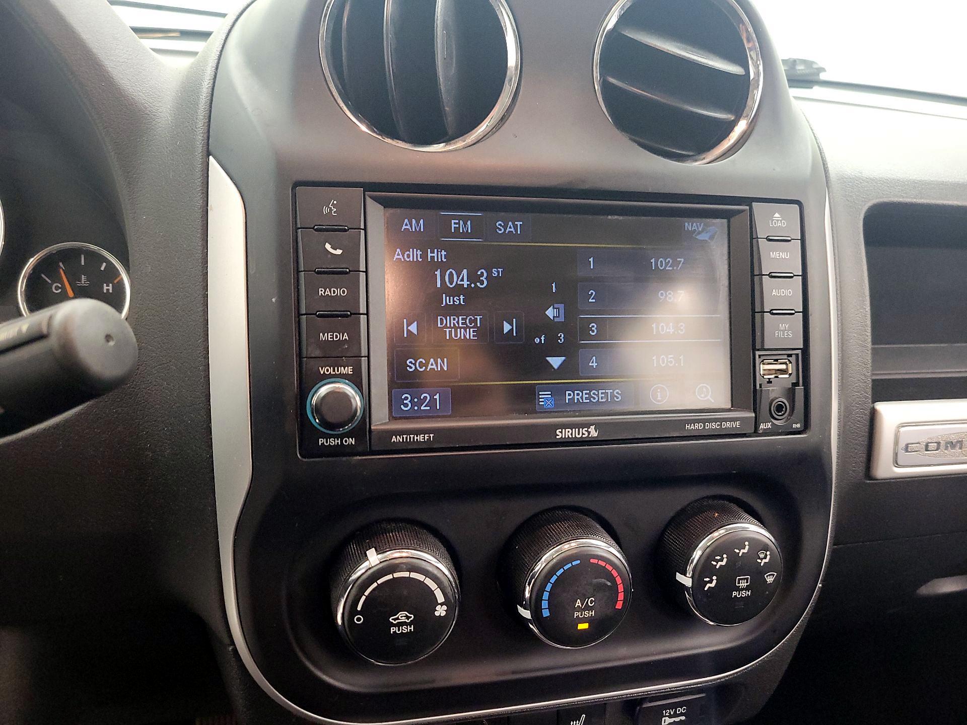 Thumbnail: 2016 Jeep Compass - 14